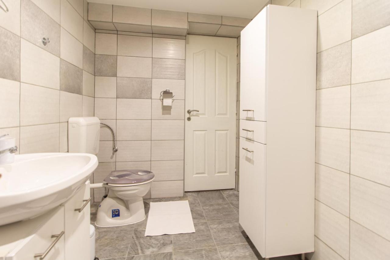 Deli Terasz A Apartman Free Parking, Self-Check-In Anytime Gyor Luaran gambar