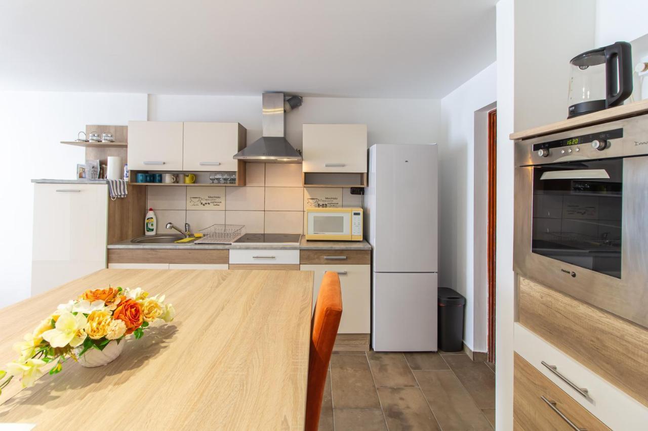 Deli Terasz A Apartman Free Parking, Self-Check-In Anytime Gyor Luaran gambar